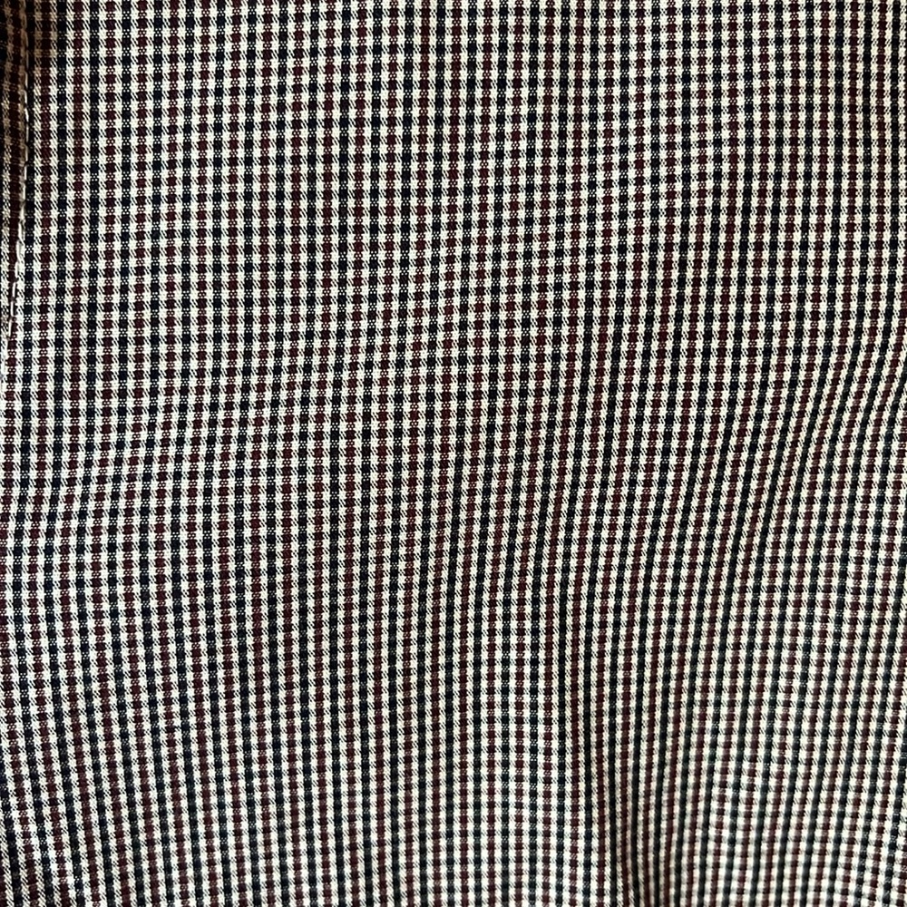 Two button ups - Picture 3 of 4